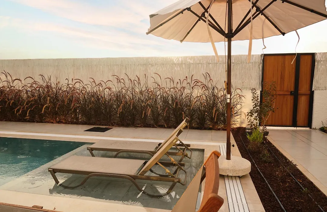 Ashta Suites / Color Block-1